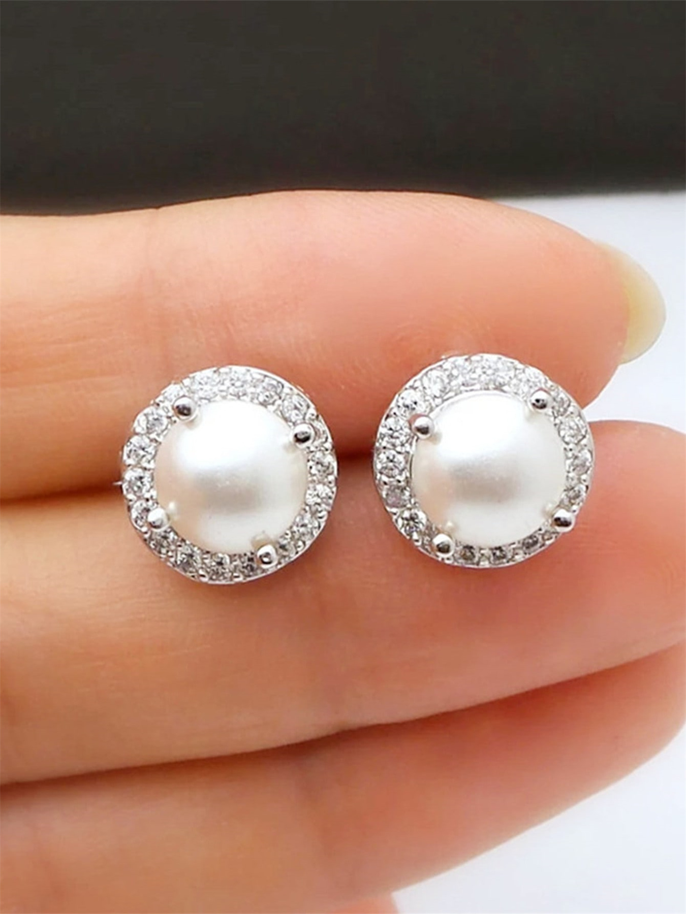 Pendientes de botón glamour con circonitas y perlas falsas_voghion.com