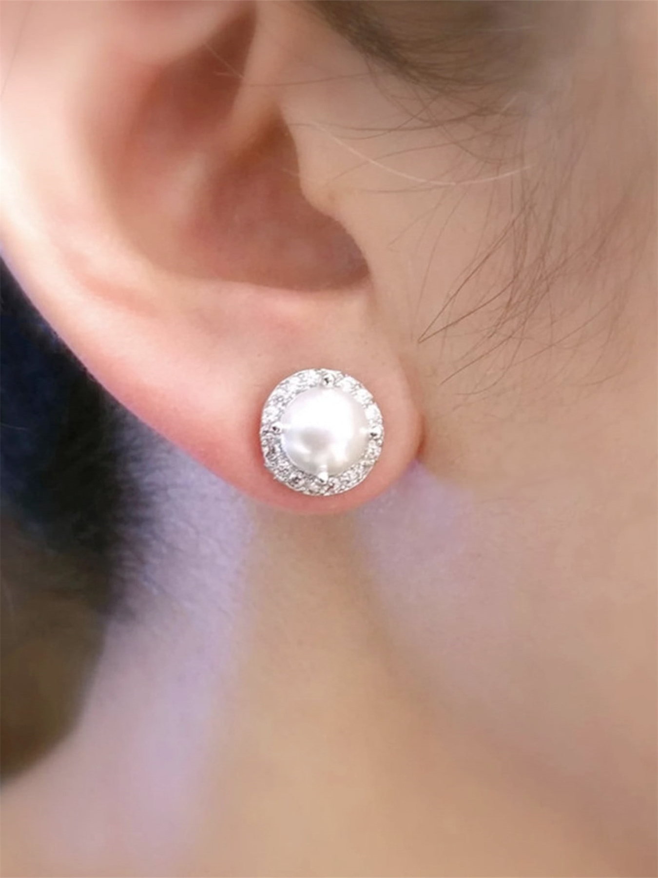 Pendientes de botón glamour con circonitas y perlas falsas_voghion.com
