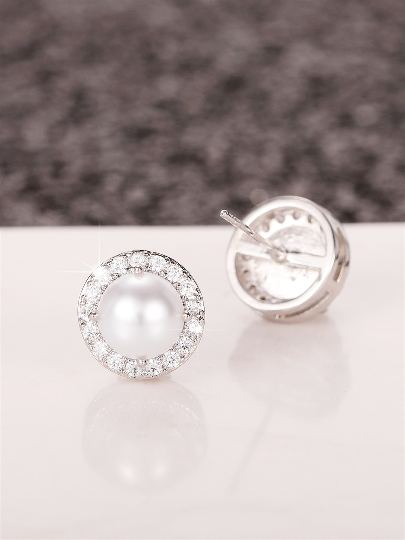 Pendientes de botón glamour con circonitas y perlas falsas_voghion.com