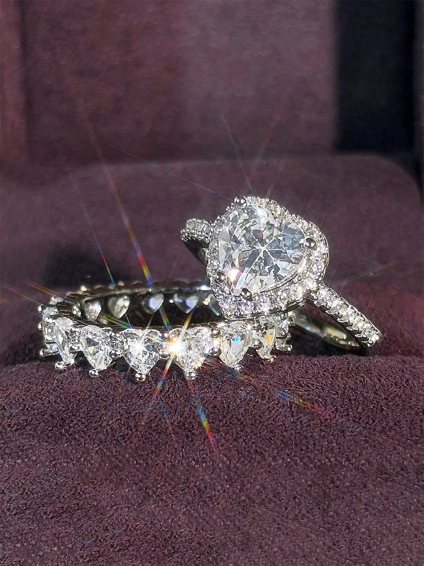 Romantičan set prstenja u obliku srca sa cirkonima za vjenčanje i zaruke_voghion.com