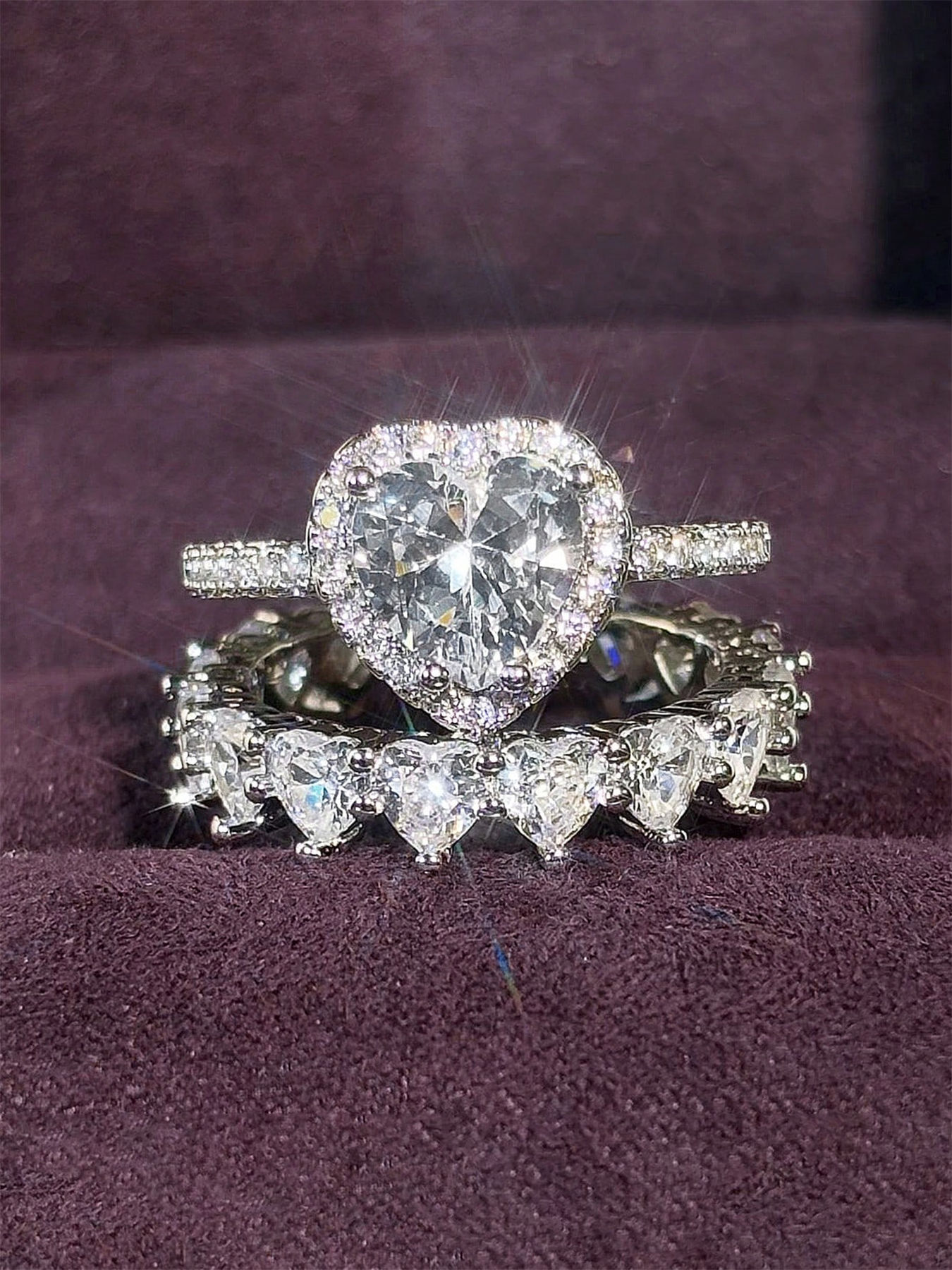 Romantičan set prstenja u obliku srca sa cirkonima za vjenčanje i zaruke_voghion.com